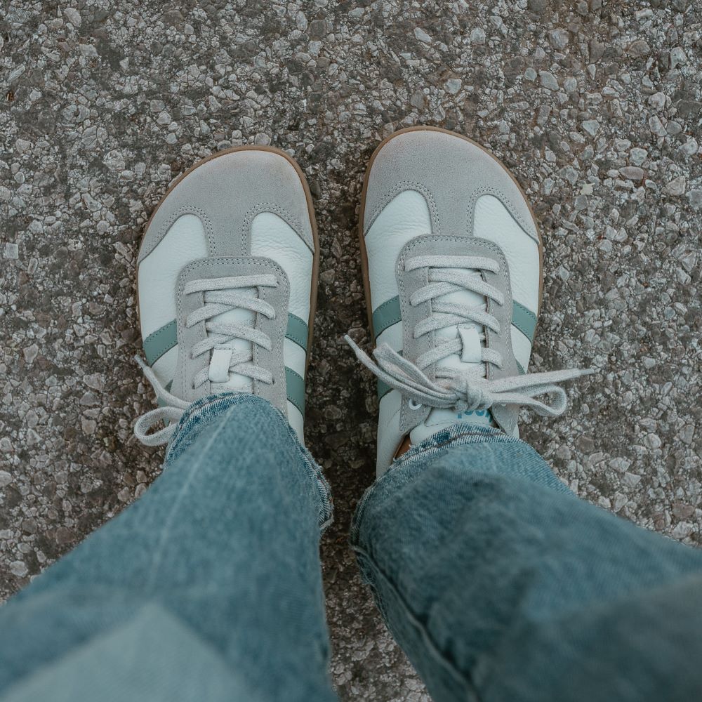 #color_off-white-mint