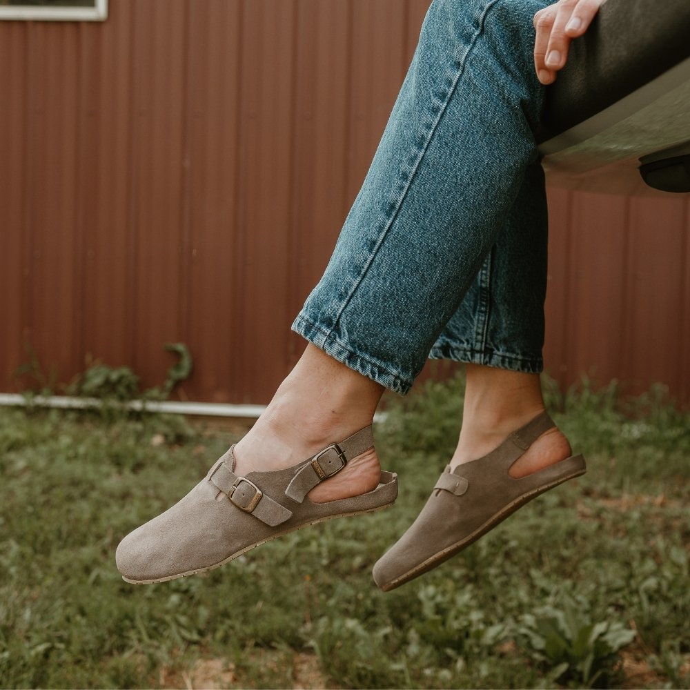 Mukishoes Soca Leather Slides – Anya's Shop