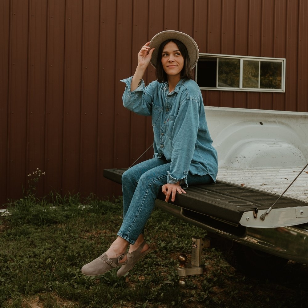 Mukishoes Soca Leather Slides – Anya's Shop